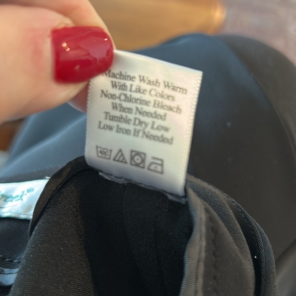 Coldwater Creek Women’s Black Trousers
Size 8 - Picture 5 of 5